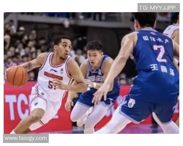 南京同曦主场迎战广东宏远两队实力碰撞上演精彩篮球对决